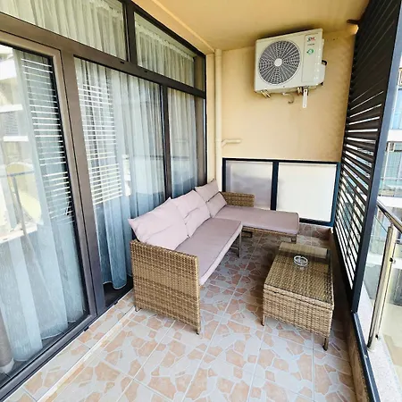 아파트 Sea Front View Lux Dolce 2 *